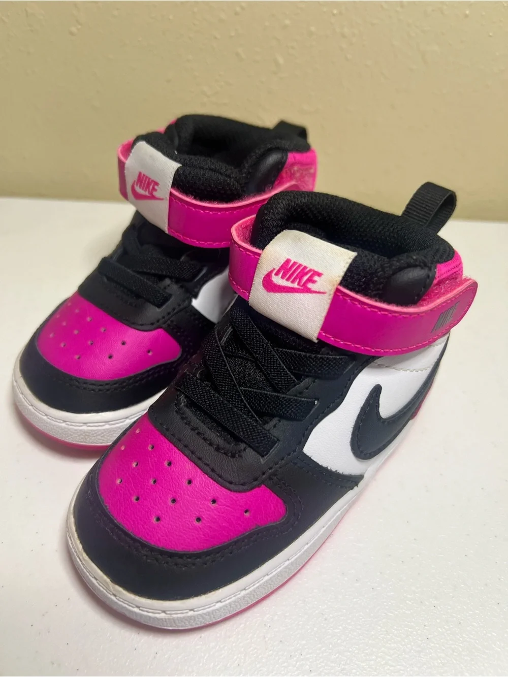 Nike Kids High-Top Sneakers in Black, White & Pink